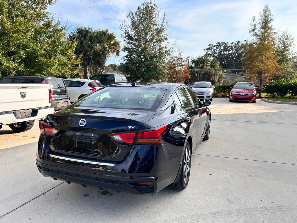 2021 Nissan Altima Image 4