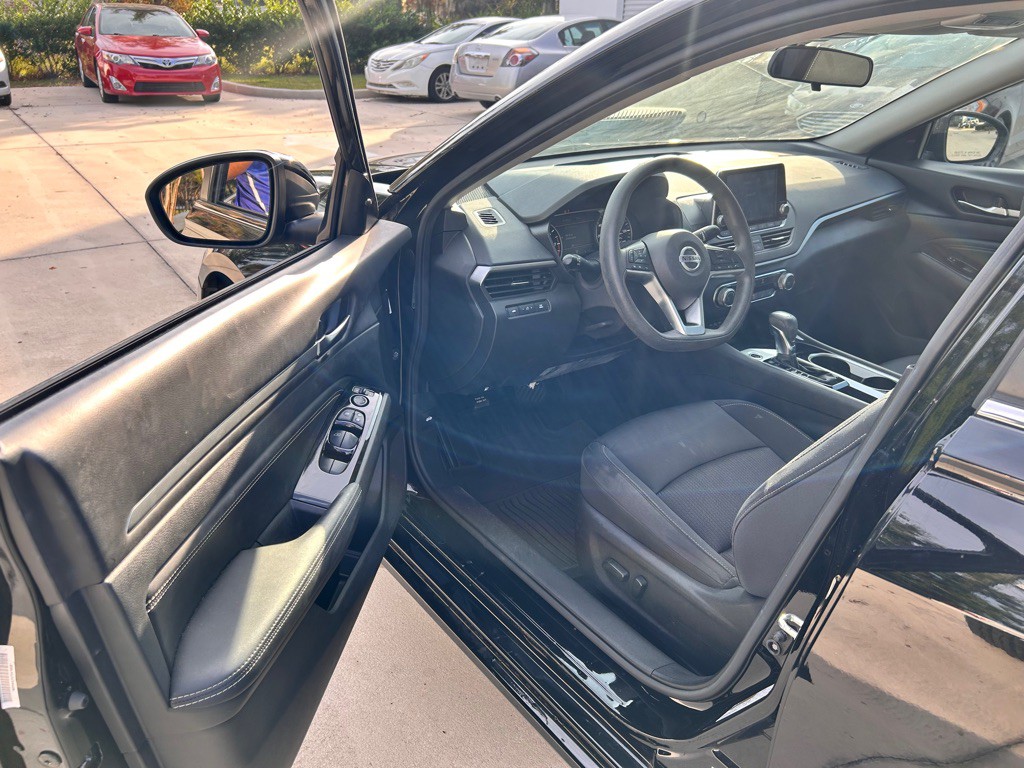 2021 Nissan Altima Image 7