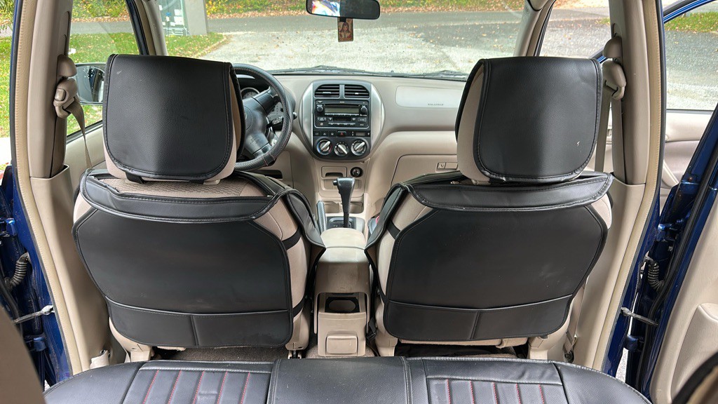 2004 Toyota Rav4 Image 8