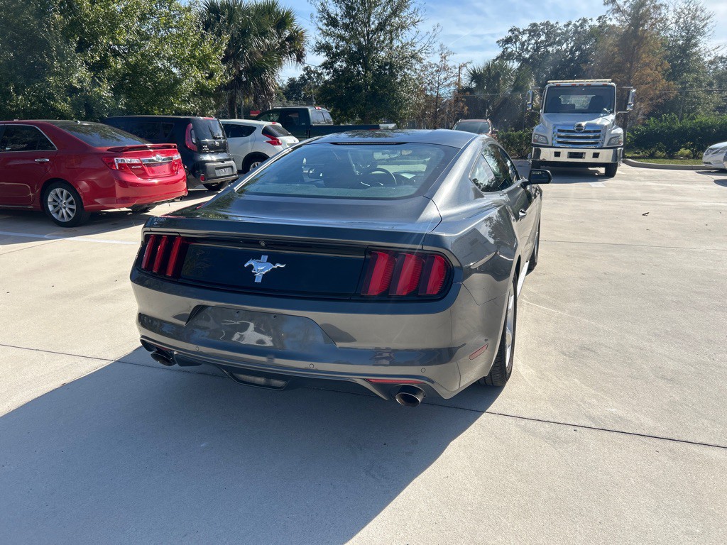 2017 Ford Mustang Image 4