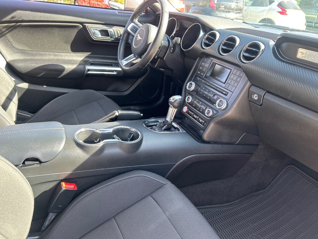 2017 Ford Mustang Image 14