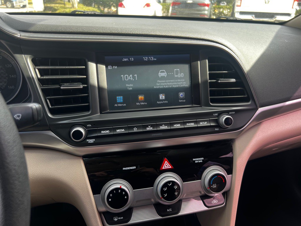 2019 Hyundai Elantra Image 13