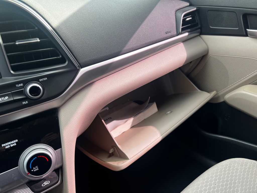 2019 Hyundai Elantra Image 9