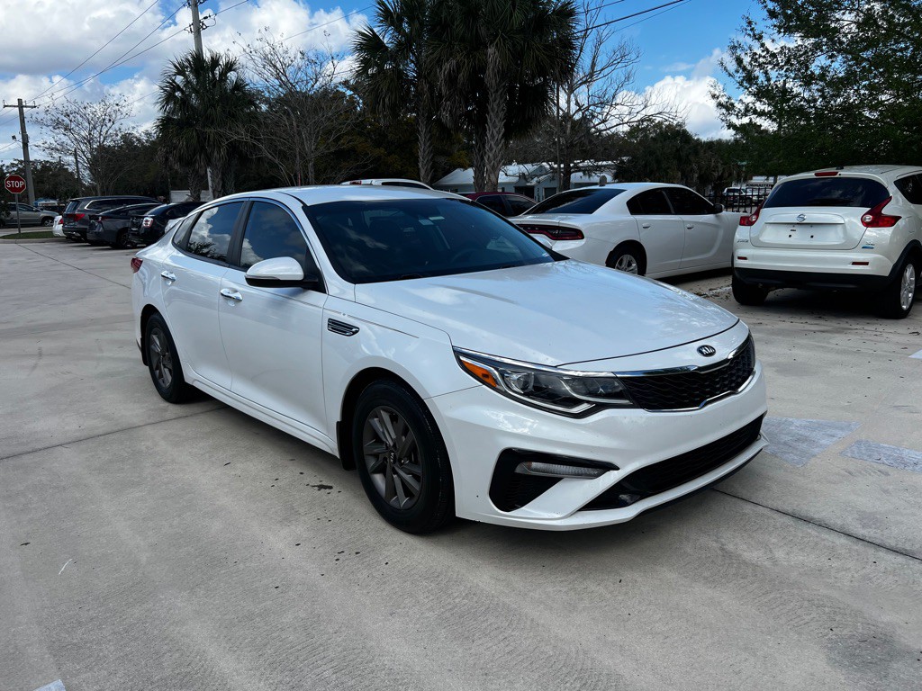 2020 Kia Optima Image 3