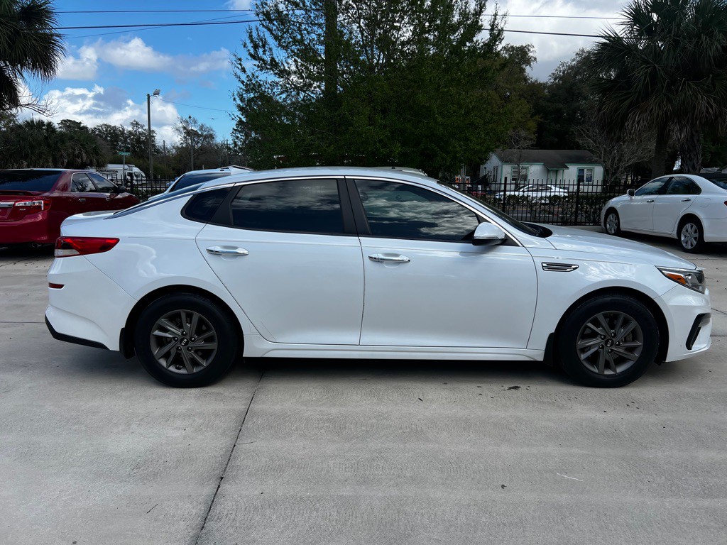 2020 Kia Optima Image 4