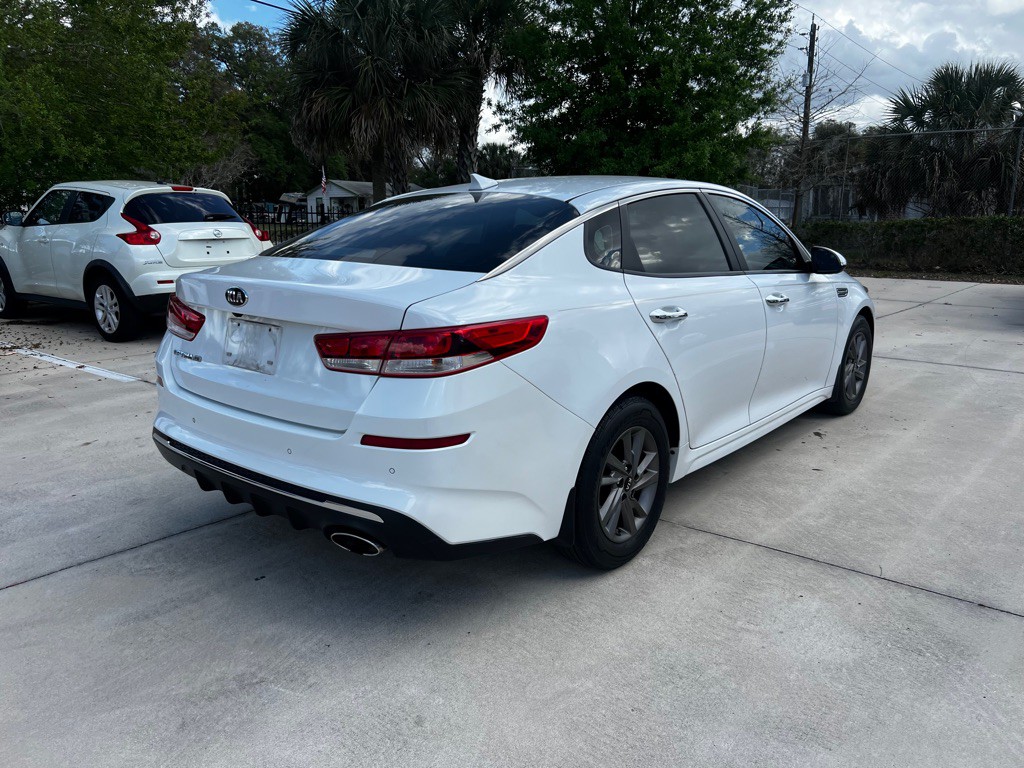 2020 Kia Optima Image 5