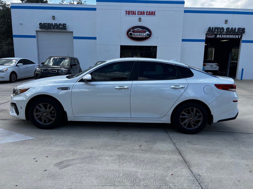 2020 Kia Optima Image 8