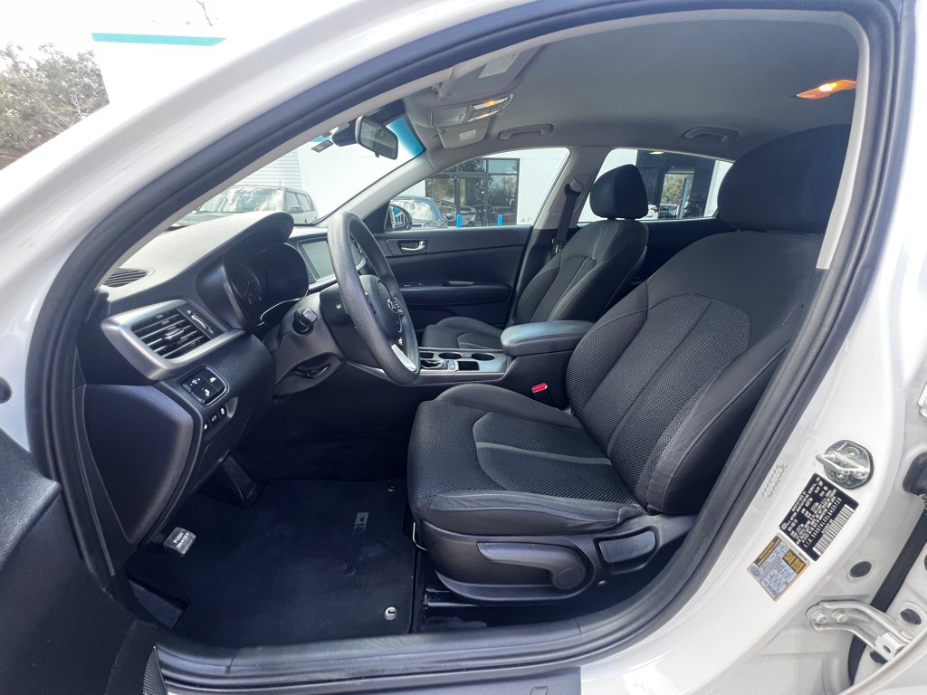 2020 Kia Optima Image 9