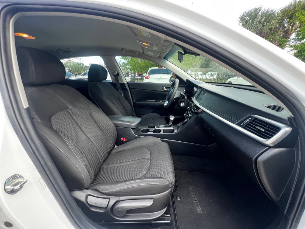 2020 Kia Optima Image 12