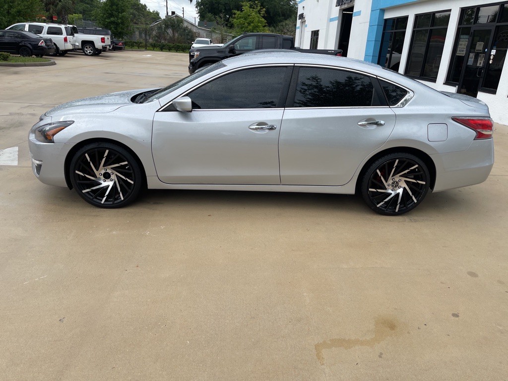 2015 Nissan Altima Image 4