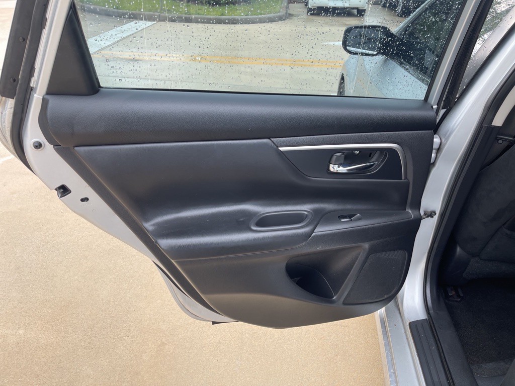 2015 Nissan Altima Image 10