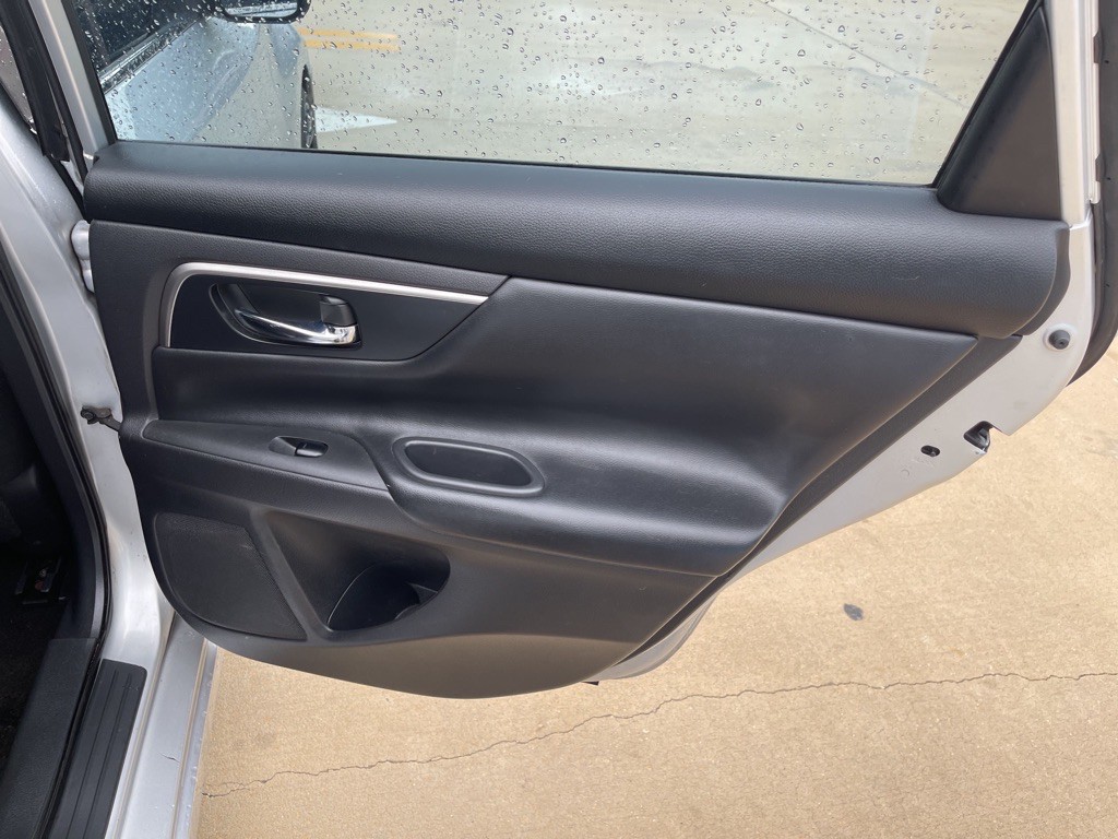 2015 Nissan Altima Image 11