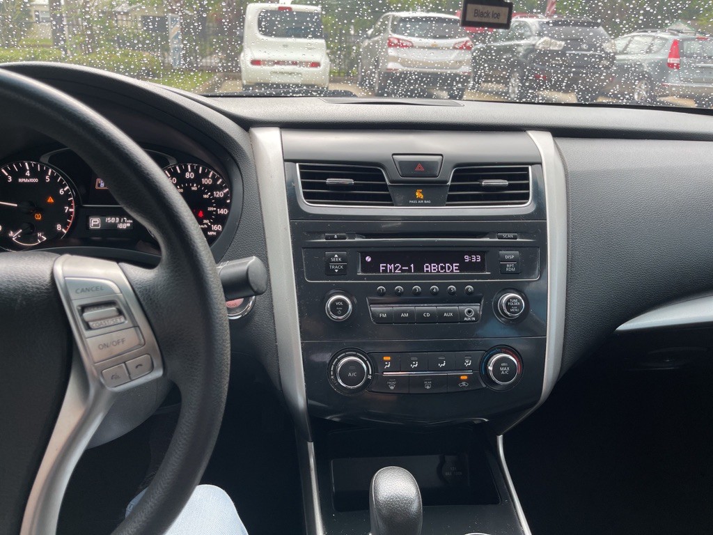 2015 Nissan Altima Image 16