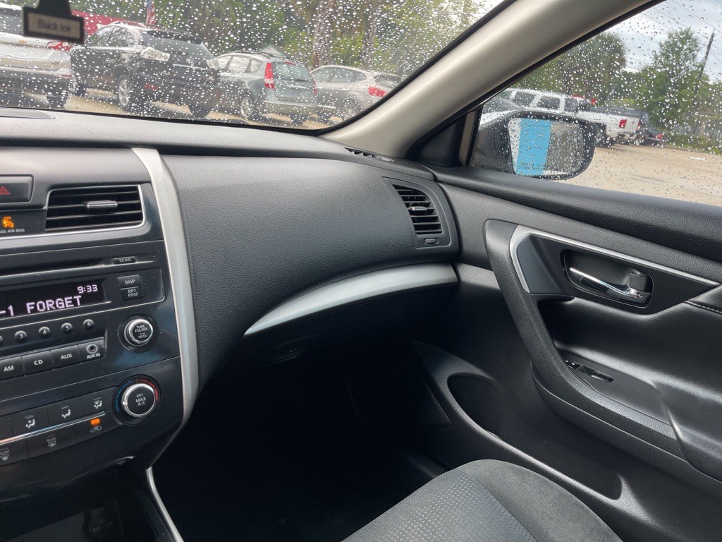 2015 Nissan Altima Image 17