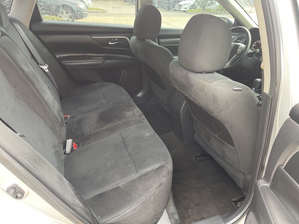 2015 Nissan Altima Image 24