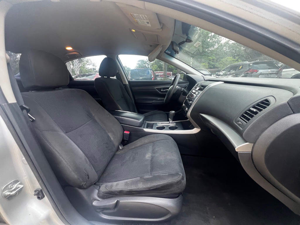 2015 Nissan Altima Image 12