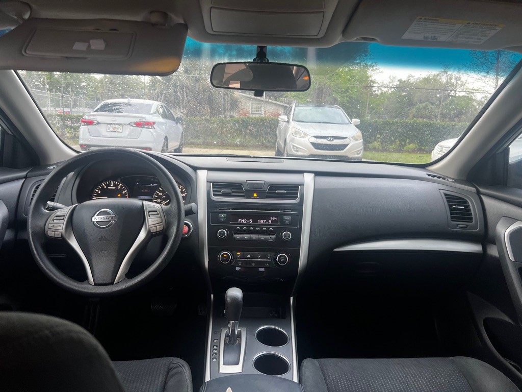 2015 Nissan Altima Image 17