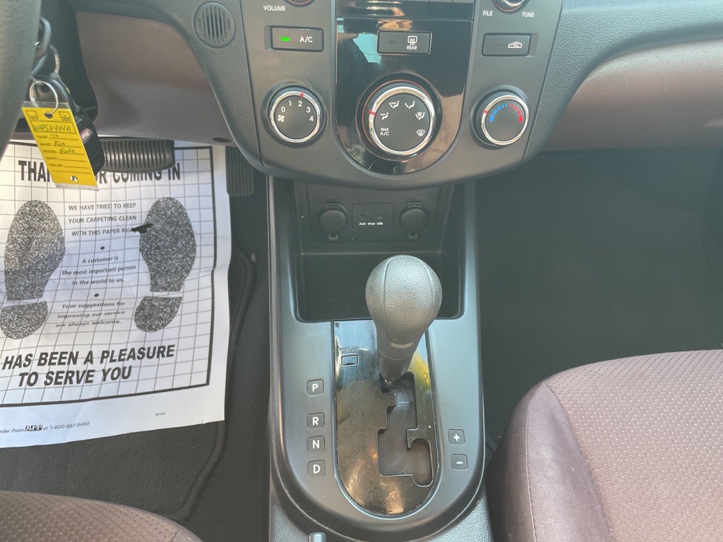 2010 Kia Forte Image 21