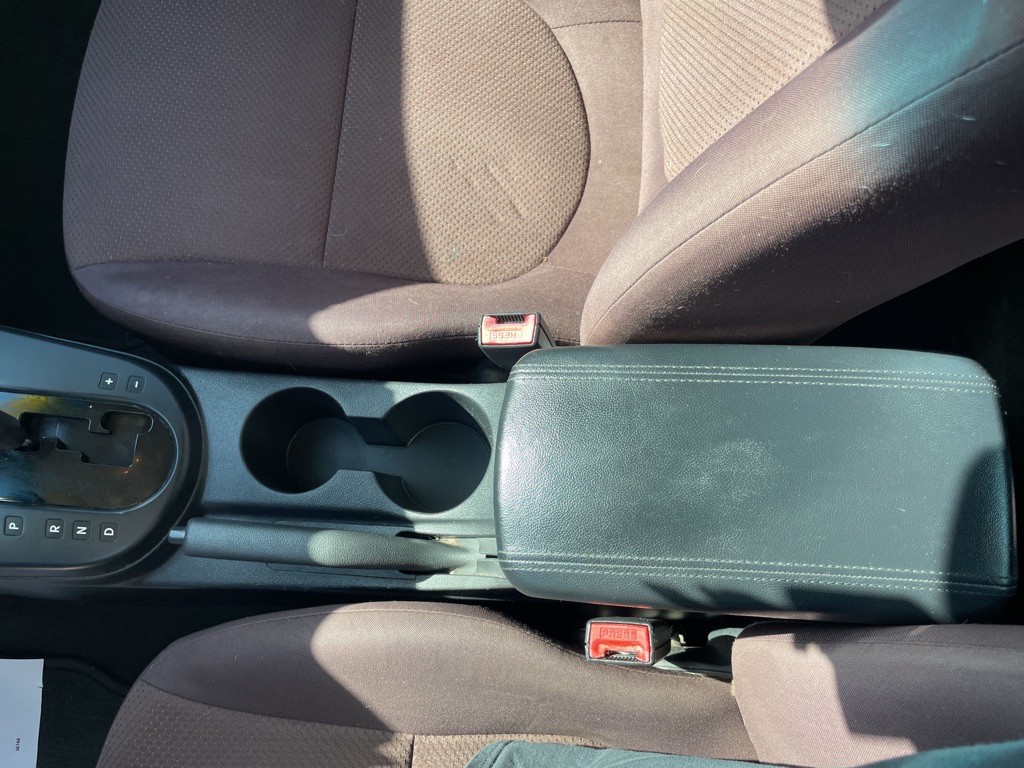 2010 Kia Forte Image 22