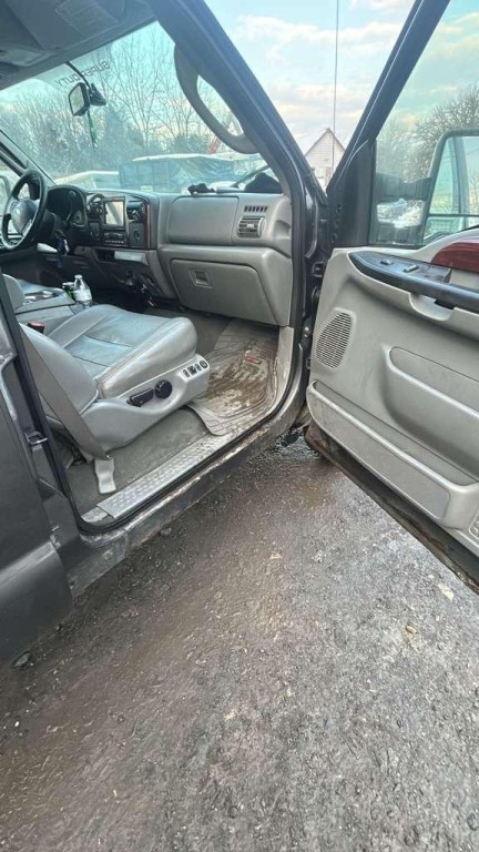 2006 Ford F-350 Image 6