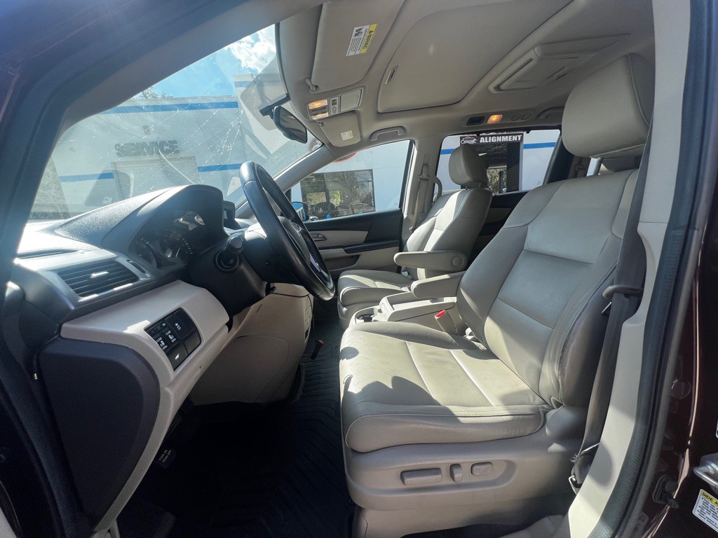 2013 Honda Odyssey Image 9