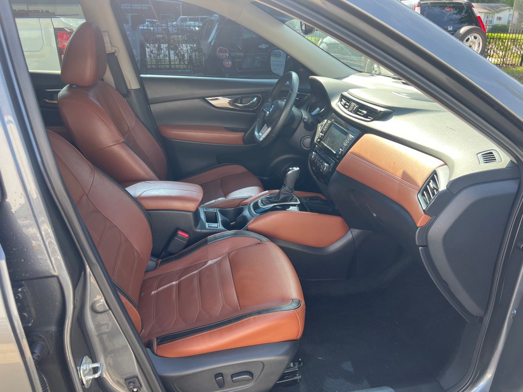 2019 Nissan Rogue Image 12