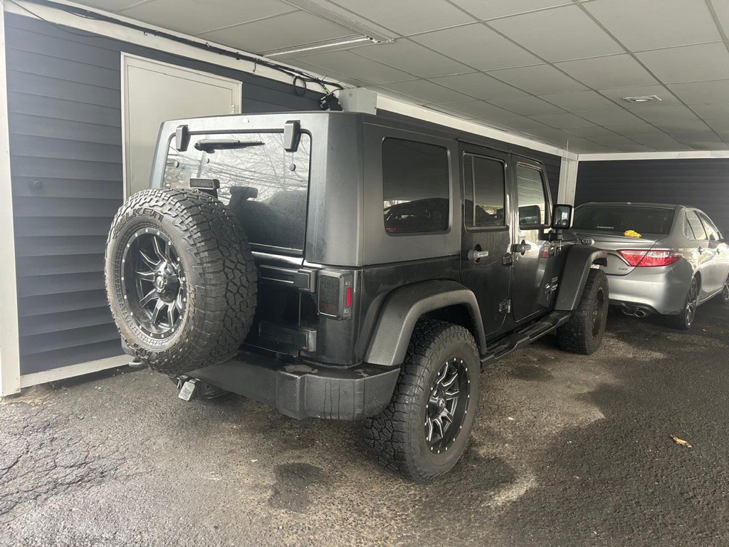 2010 Jeep Wrangler Unlimited Image 3