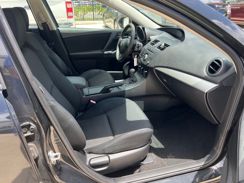 2013 Mazda Mazda3 Image 11