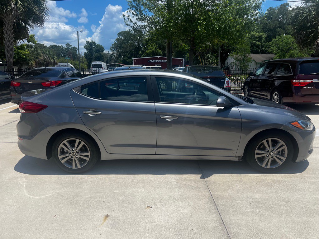 2018 Hyundai Elantra Image 4