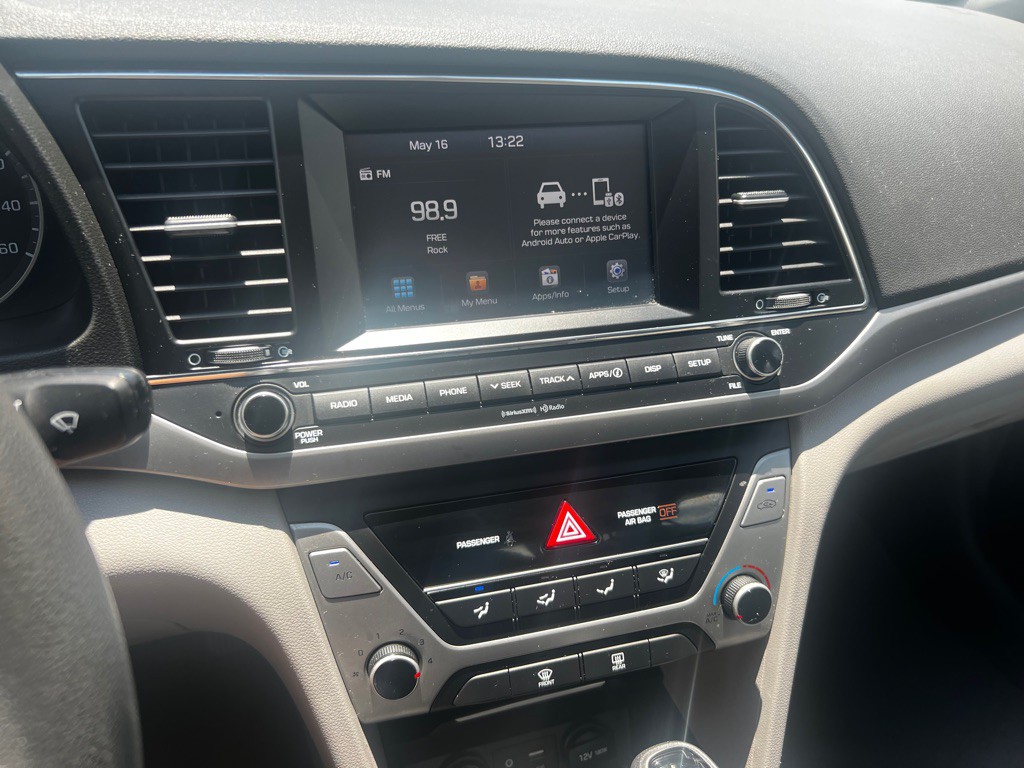 2018 Hyundai Elantra Image 15