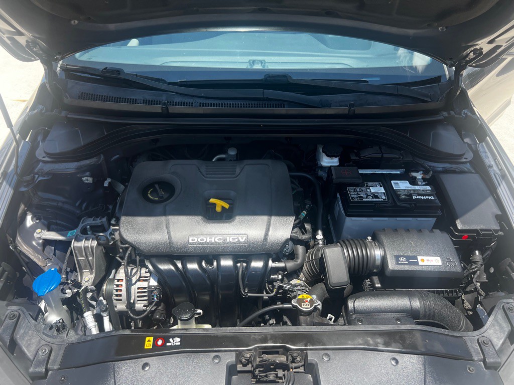 2018 Hyundai Elantra Image 17
