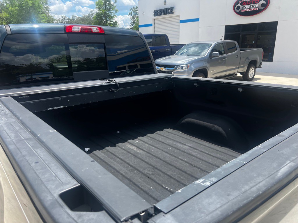 2018 GMC Sierra Image 9