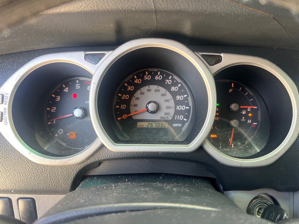 2005 Toyota 4Runner Image 10
