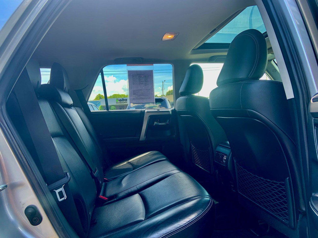 2018 Toyota 4Runner Image 9