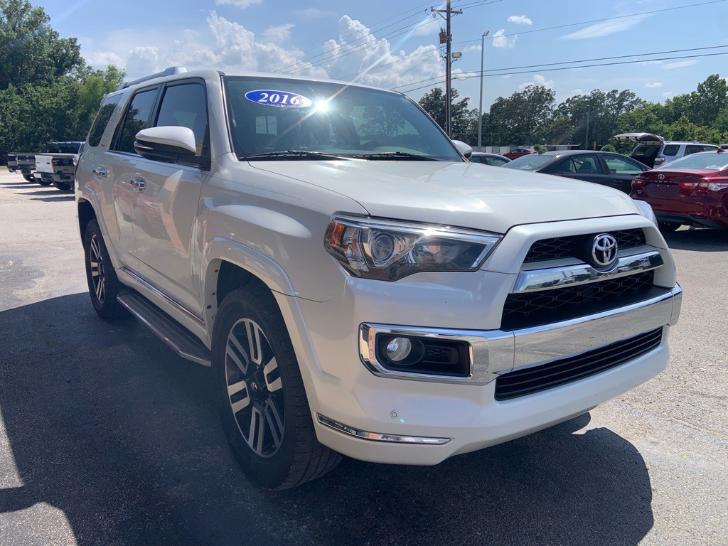 2016 Toyota 4Runner Image 2