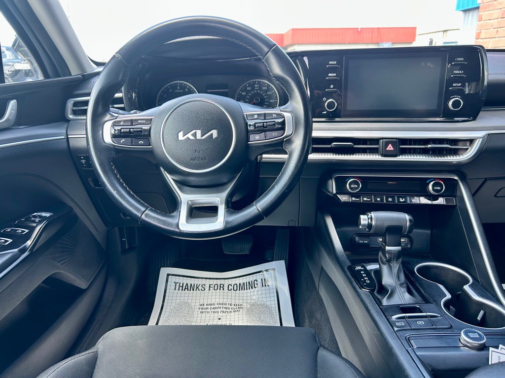 2022 Kia K5 Image 9