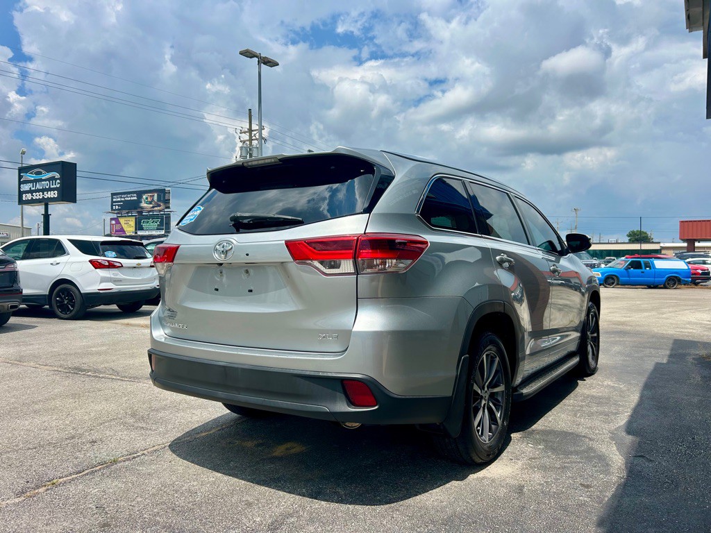 2017 Toyota Highlander Image 5