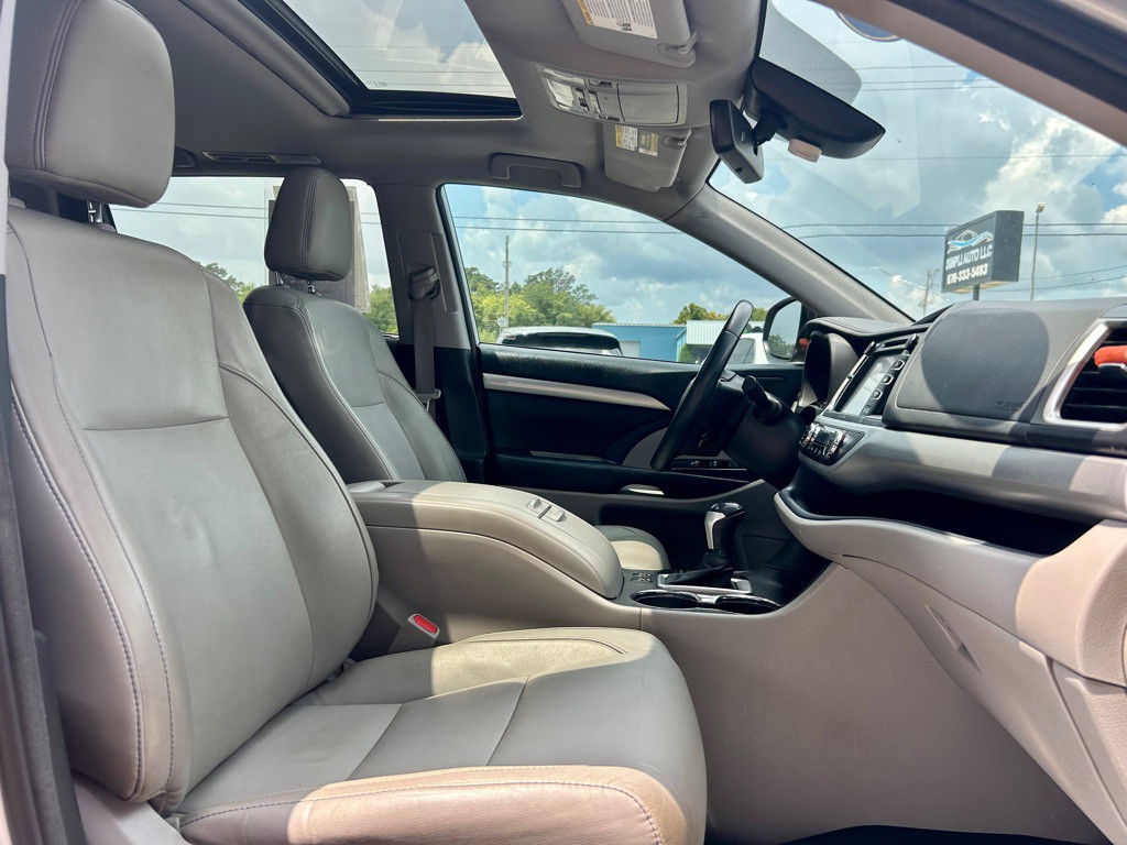 2017 Toyota Highlander Image 7