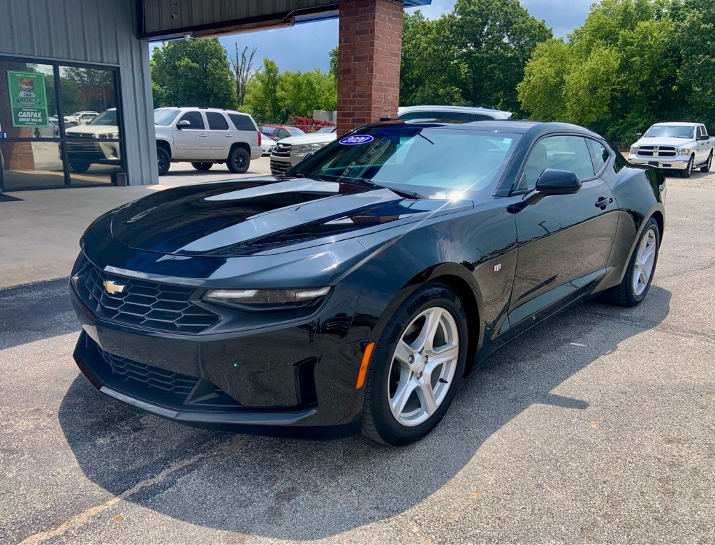 2020 Chevrolet Camaro Image 2