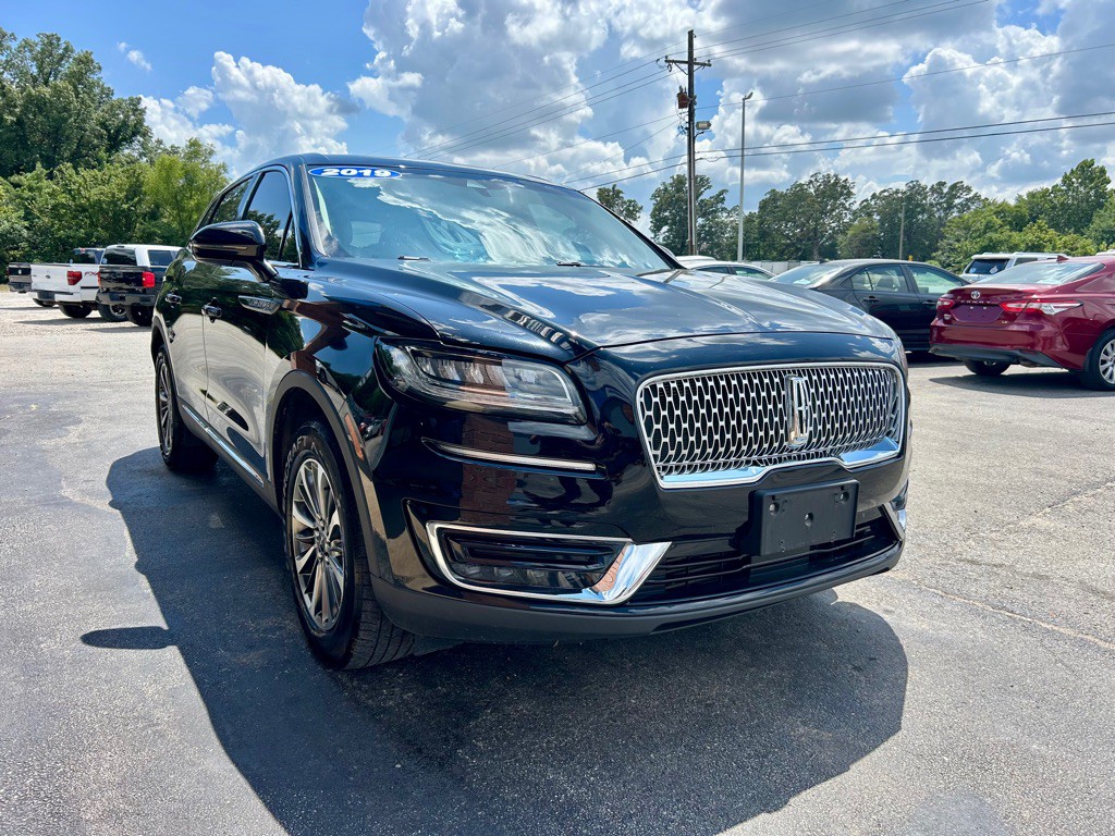 2019 Lincoln Nautilus Image 2