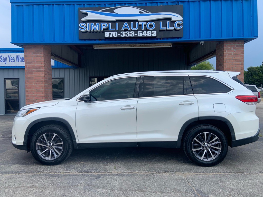 2019 Toyota Highlander Image 1