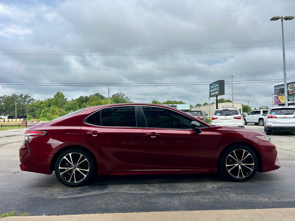 2018 Toyota Camry Image 4