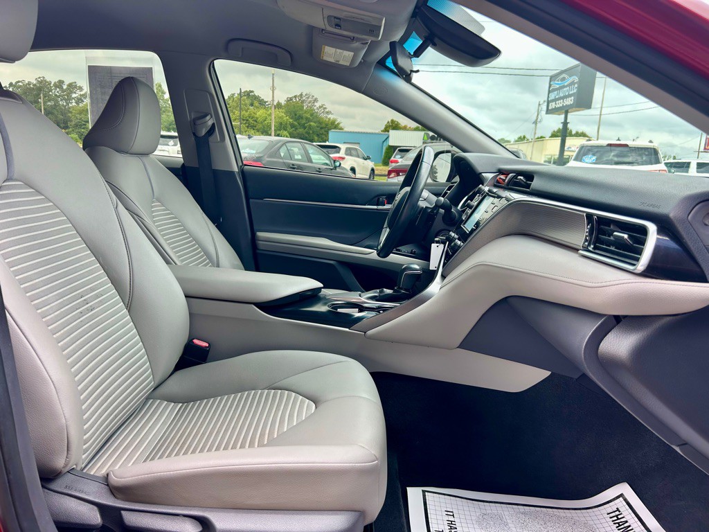 2018 Toyota Camry Image 7