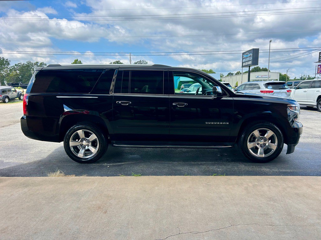 2019 Chevrolet Suburban Image 4