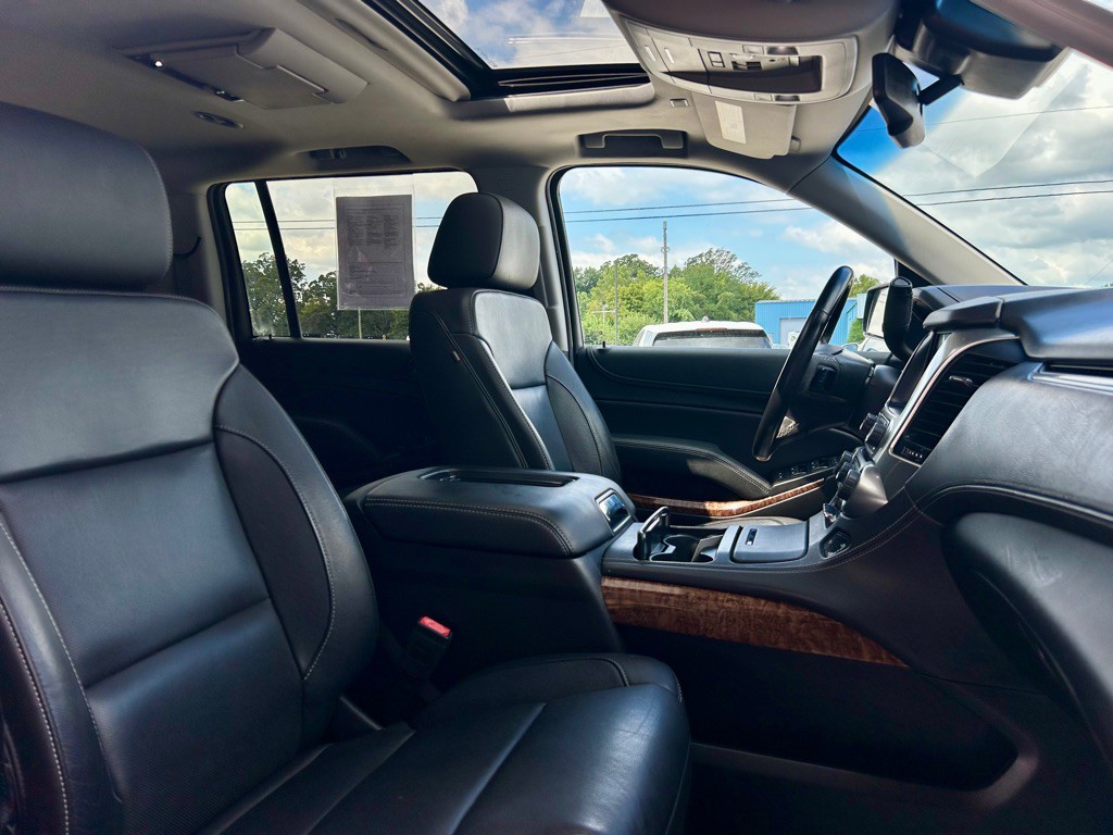 2019 Chevrolet Suburban Image 8