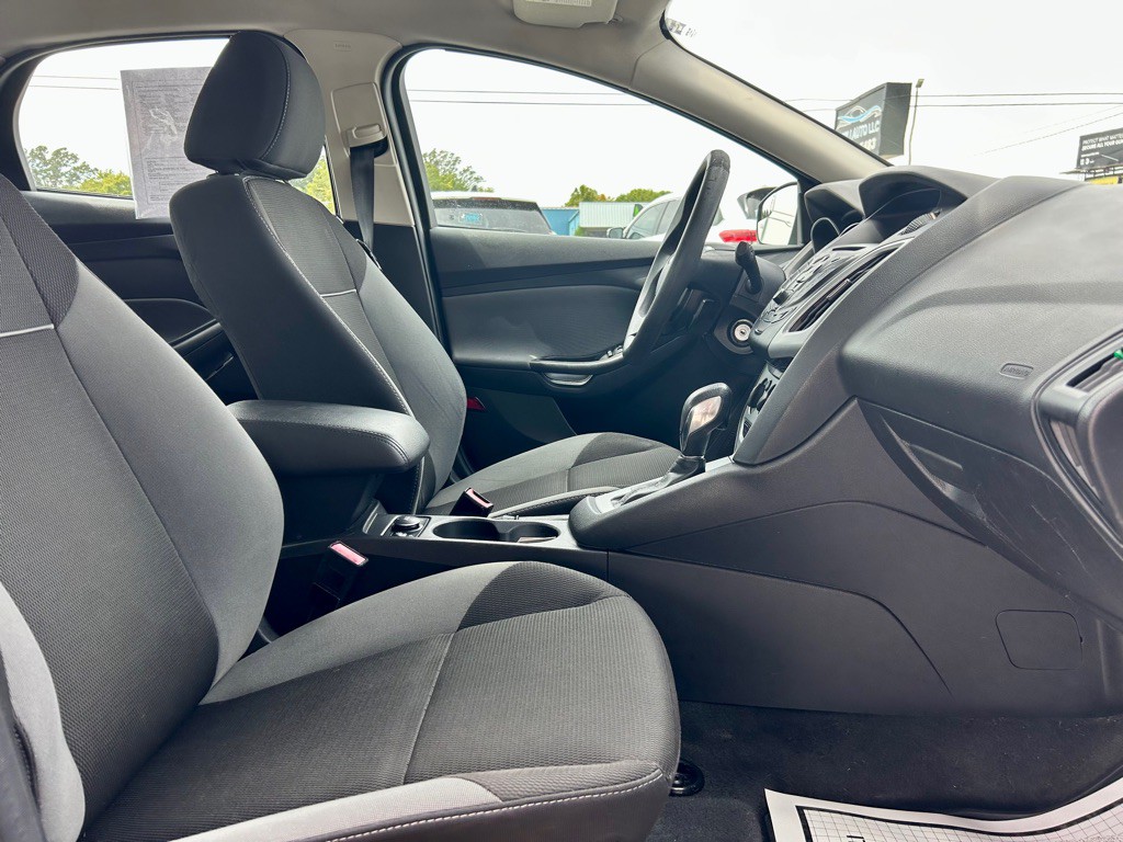 2012 Ford Focus Image 7