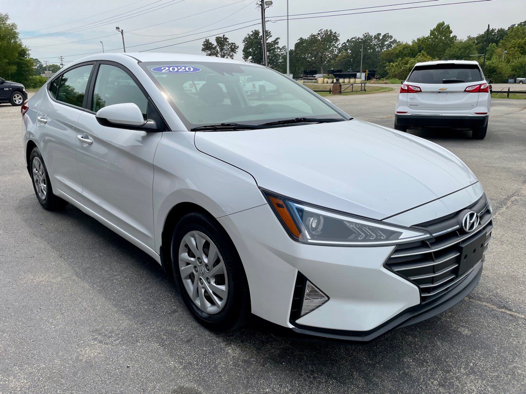 2020 Hyundai Elantra Image 3