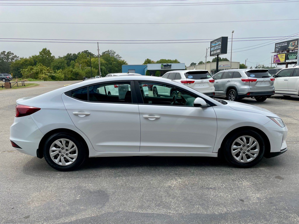2020 Hyundai Elantra Image 4