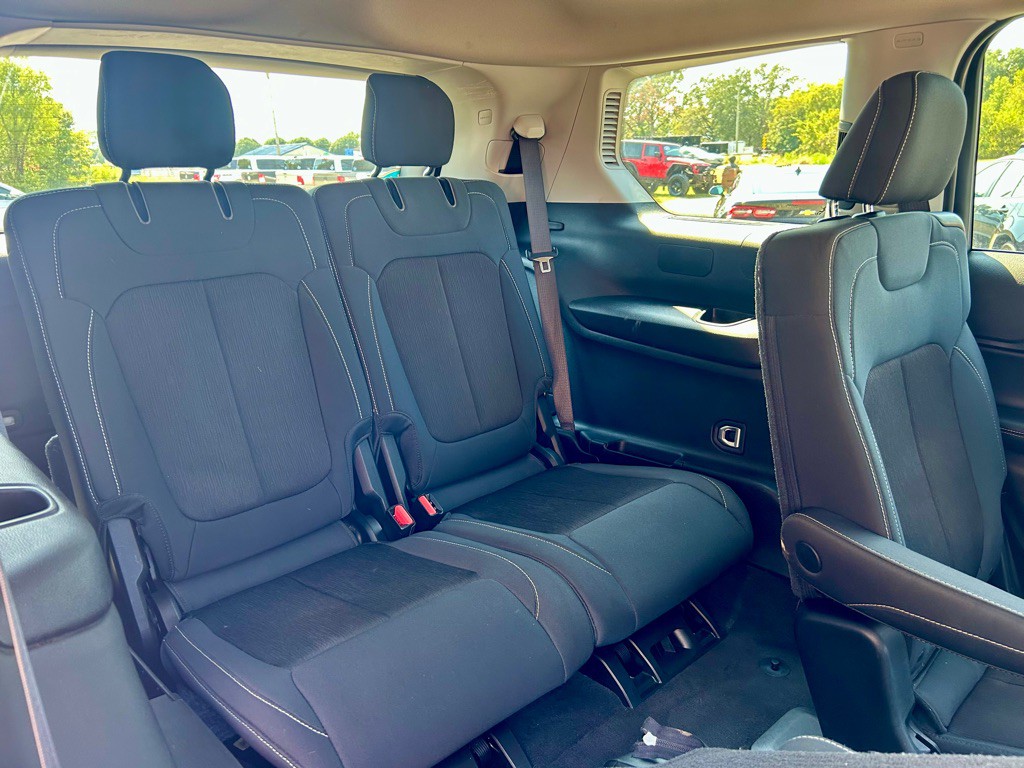 2022 Jeep Grand Cherokee Image 9