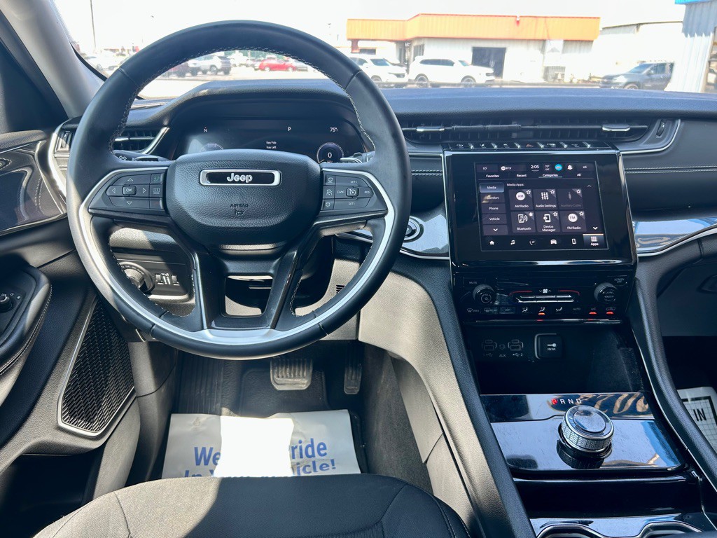 2022 Jeep Grand Cherokee Image 10